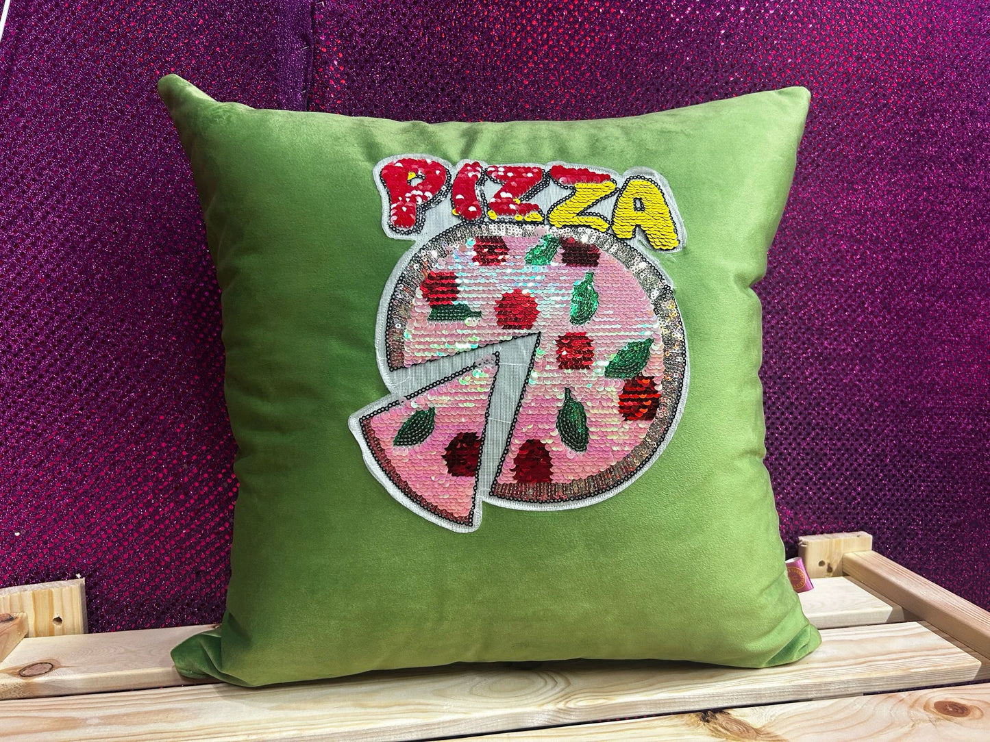 Pizza velvet cushion