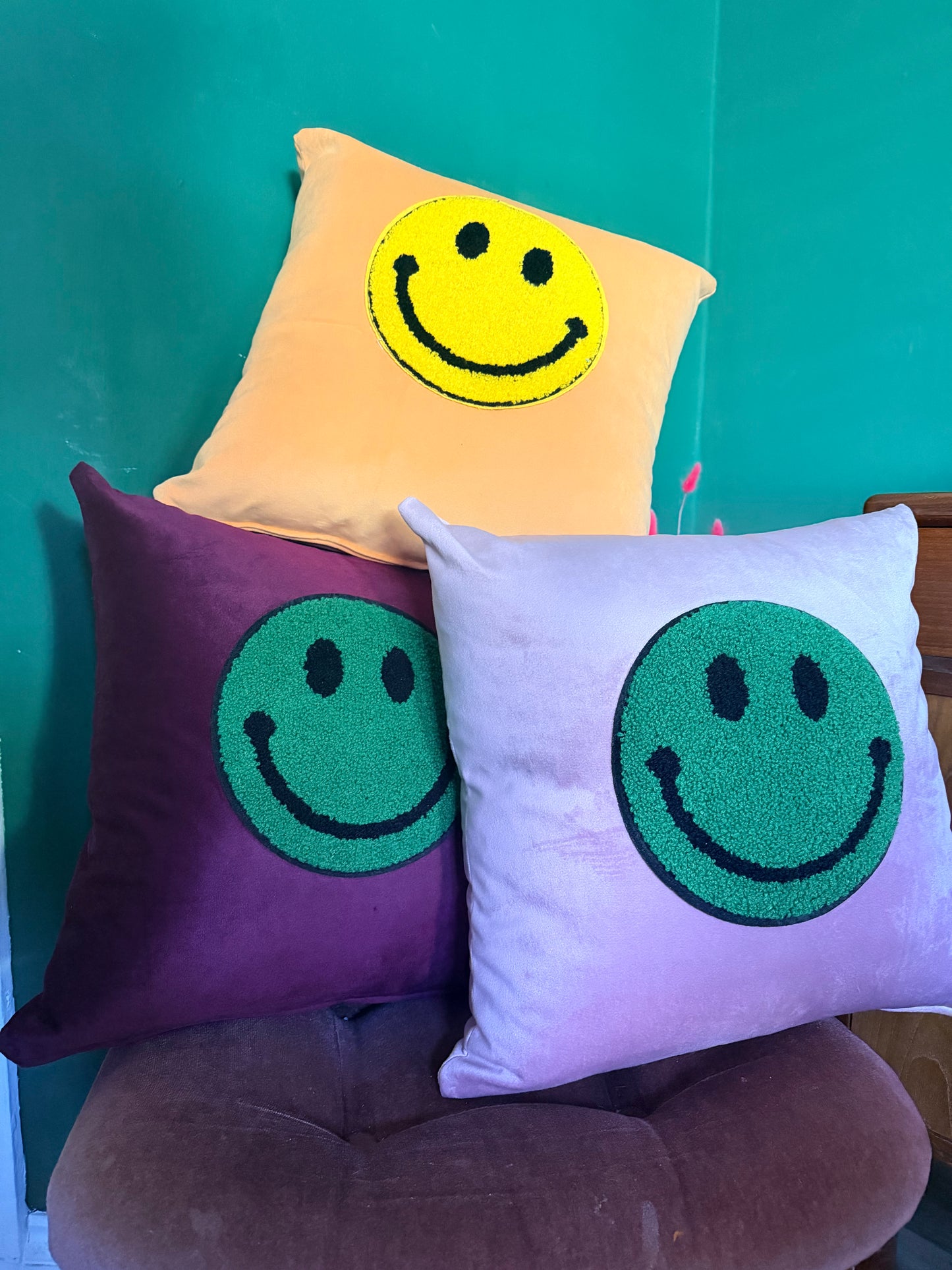 Velvet smiley face cushion