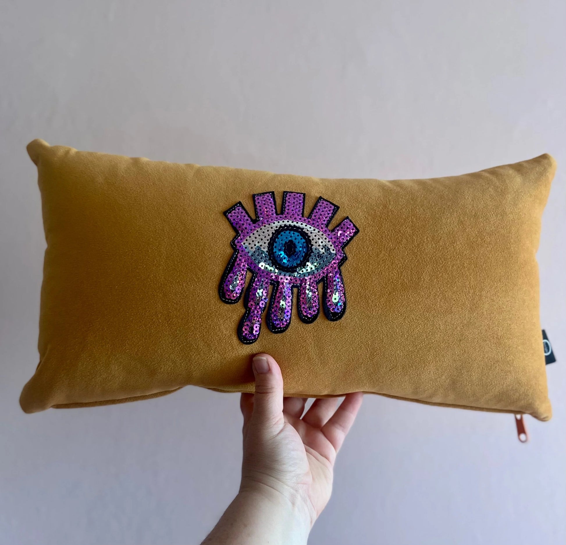 Pink eye mustard velvet