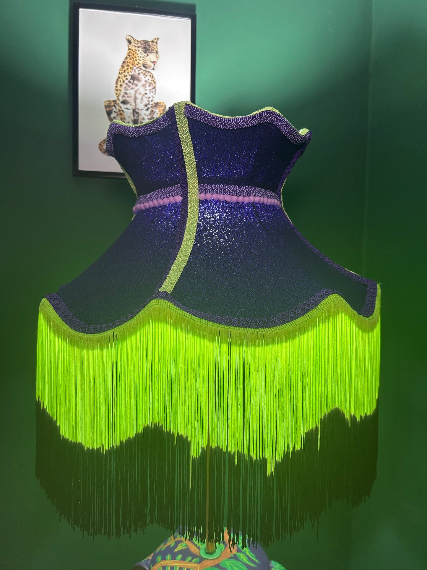 Snake lamp with crown lampshade