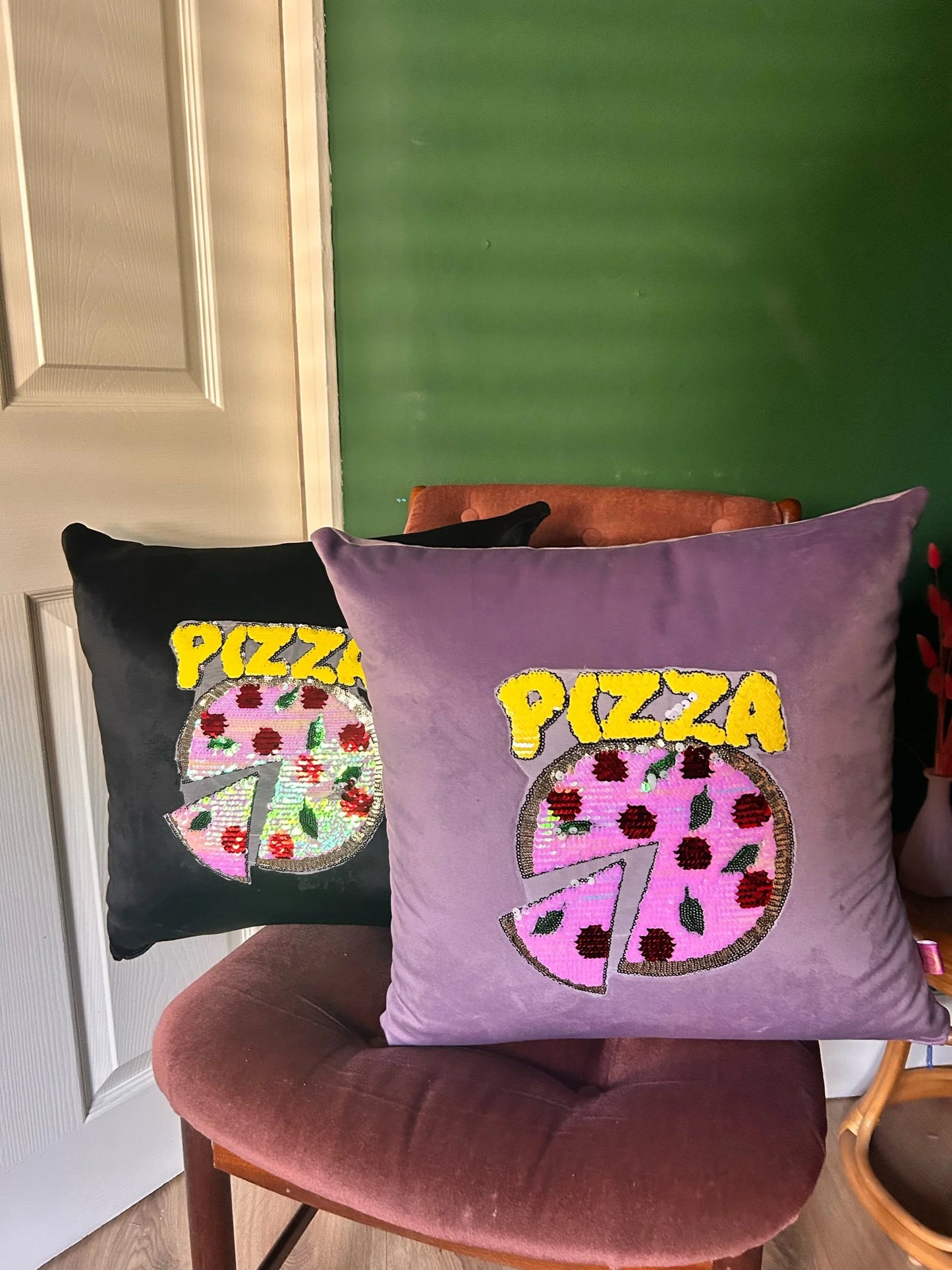 Pizza cushions-SQ4943673