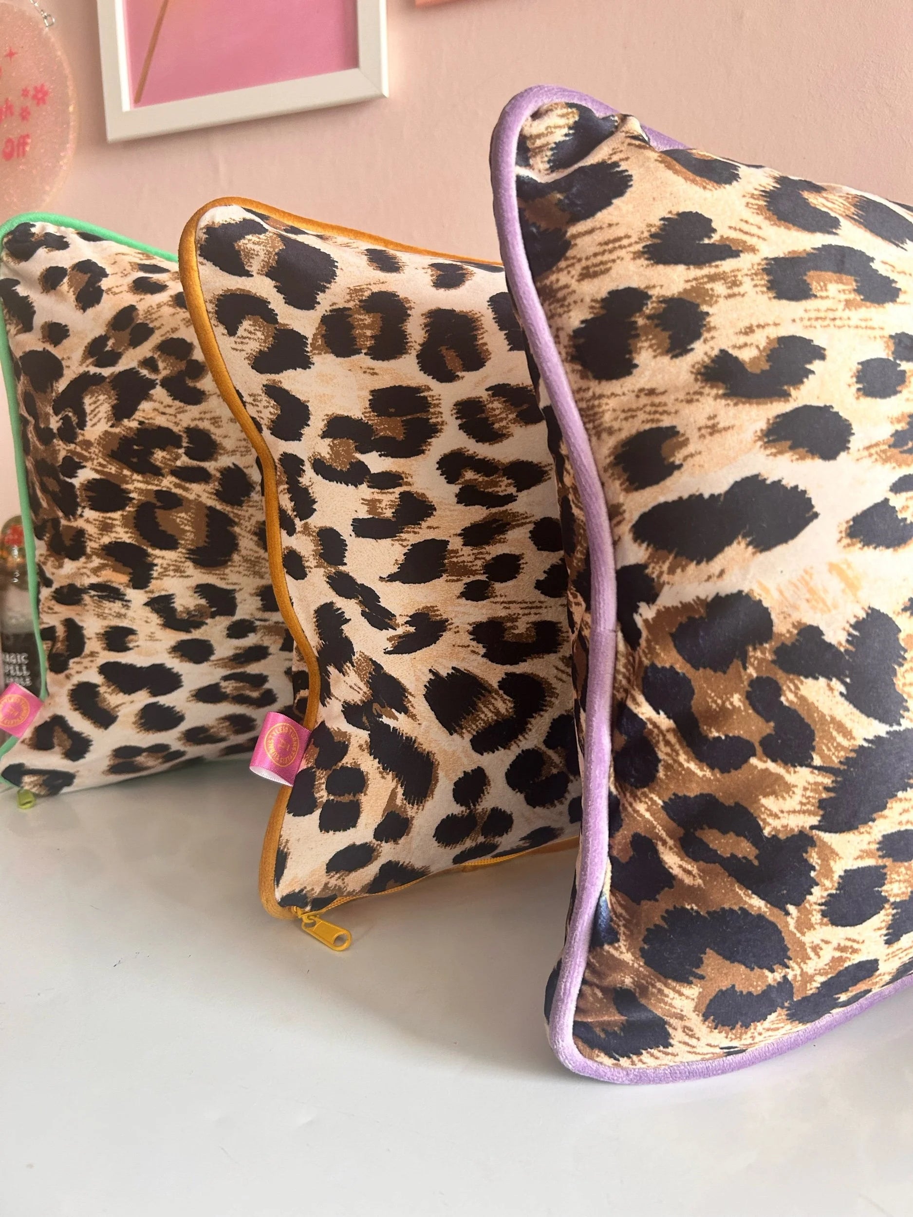 Colourful leopard cushions-SQ1226540