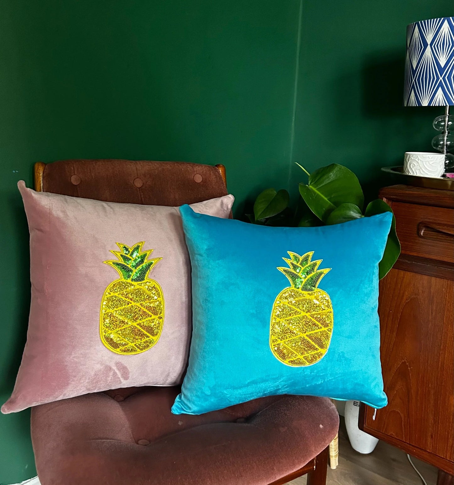 Pineapple cushion-SQ0970266