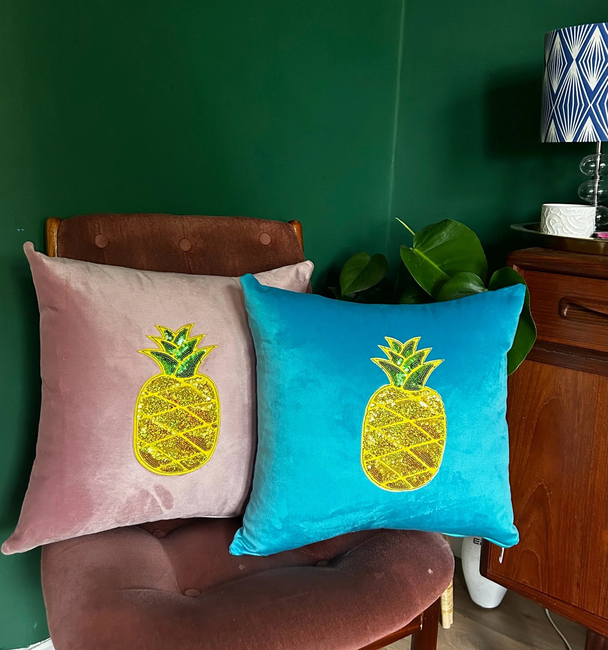 Pineapple cushion-SQ0970266