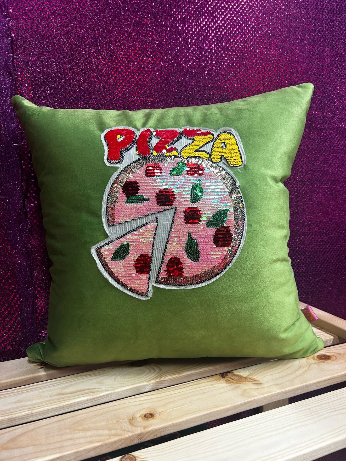 Pizza velvet cushion