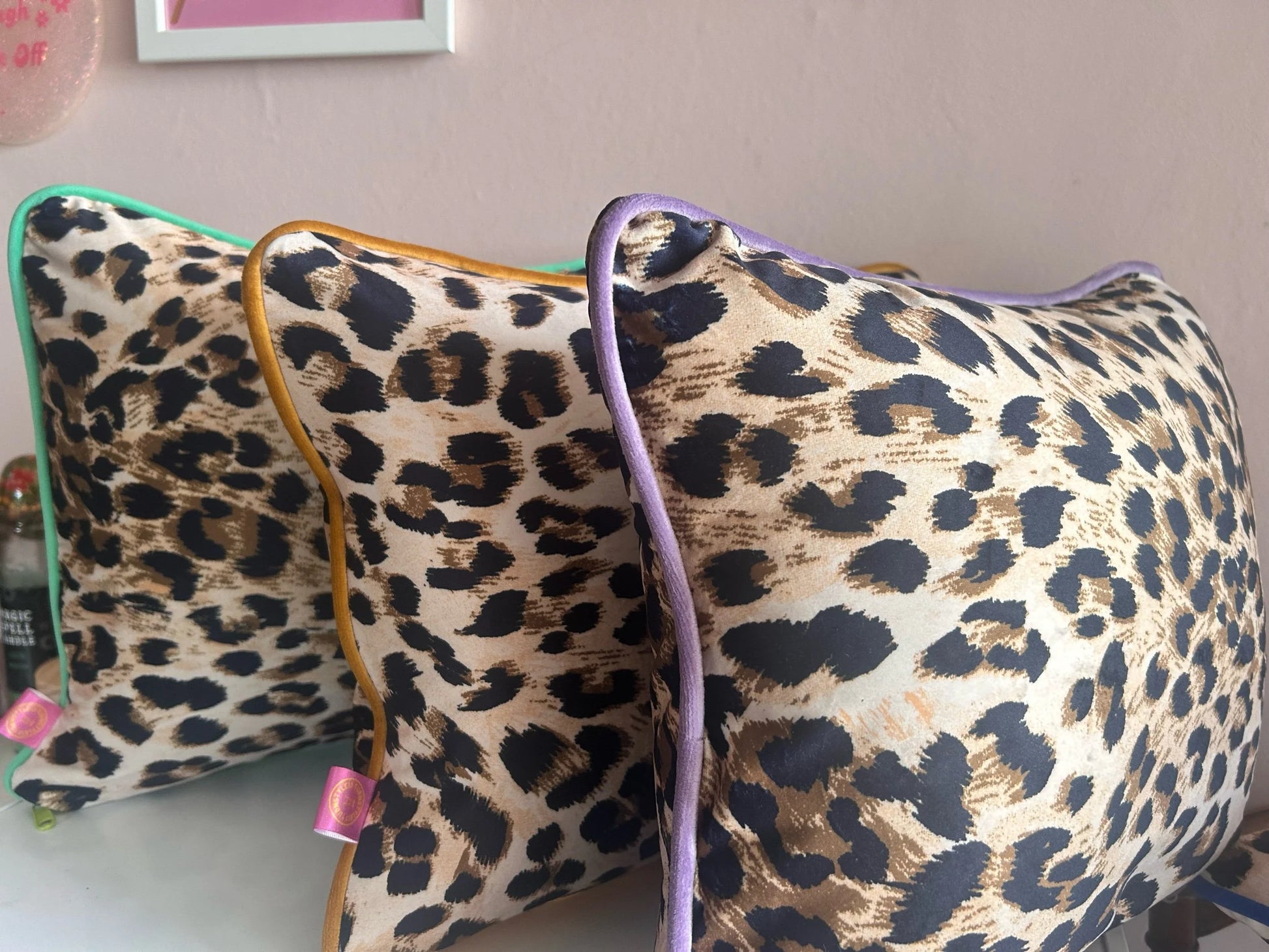 Colourful leopard cushions-SQ1226540
